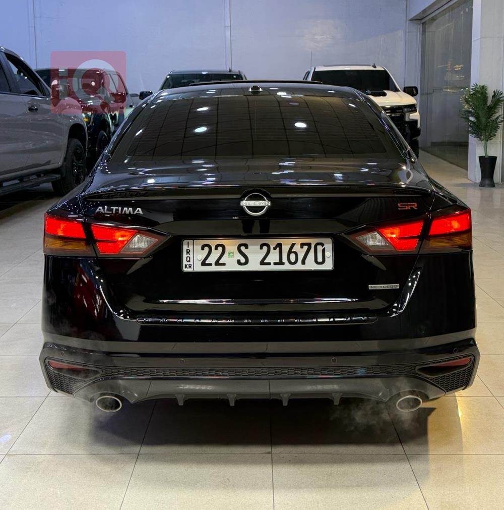 نيسان ألتيما